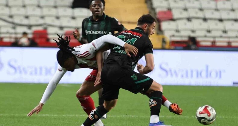 Antalyaspor ve Konyaspor Golsüz Berabere Kaldı