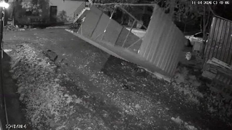 Kuvvetli fırtına tavuk kümesini uçurdu