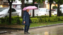 Adana’da Sağanak Yağış Hayatı Olumsuz Etkiledi