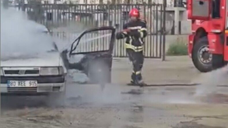 Osmaniye’de Park Halindeki Otomobil Yangını Korkuttu