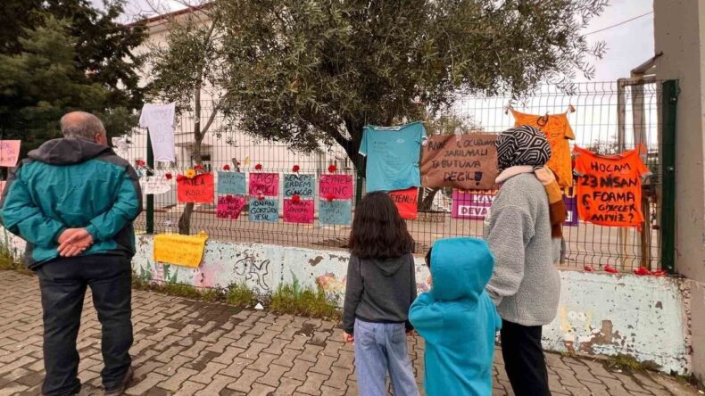 Kahramanmaraş’taki Okul Önünde Duygusal Anlar
