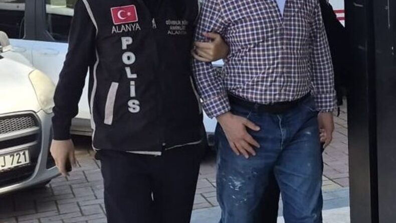 Alanya’da sosyal medyadan Cumhurbaşkanı’na hakaret eden şüpheli tutuklandı