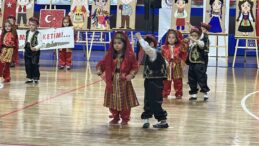 Burdur’da 23 Nisan Kutlamalarında Duygu Dolu Anlar