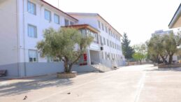 Kahramanmaraş’ta Ayser Çalık Ortaokulu’nda 23 Nisan Sessiz Geçiyor