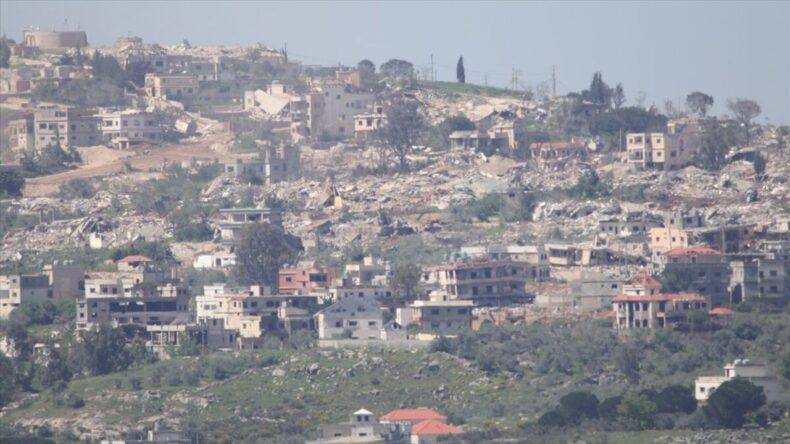 İsrail Askerleri Lübnan’da Ev ve Dükkanları Yağmaladı