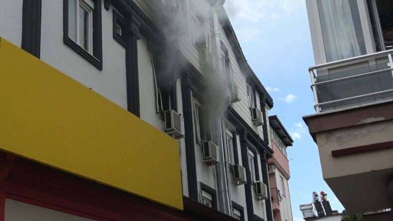 Antalya’da Apartman Dairesinde Yangın: 5 Kişi Hastaneye Sevk Edildi