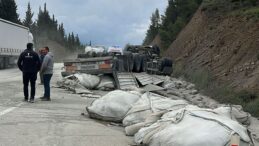 Burdur’da Şarampole Devrilen Tırın Sürücüsü Yaralandı