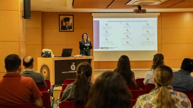 Antalya’da Teknoloji Bağımlılığına Karşı Eğitim Programı Düzenlendi