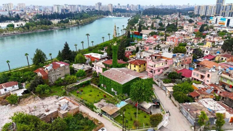 Adana’daki Köprüköy Cami Baharın Gelişiyle Yeniden Canlandı