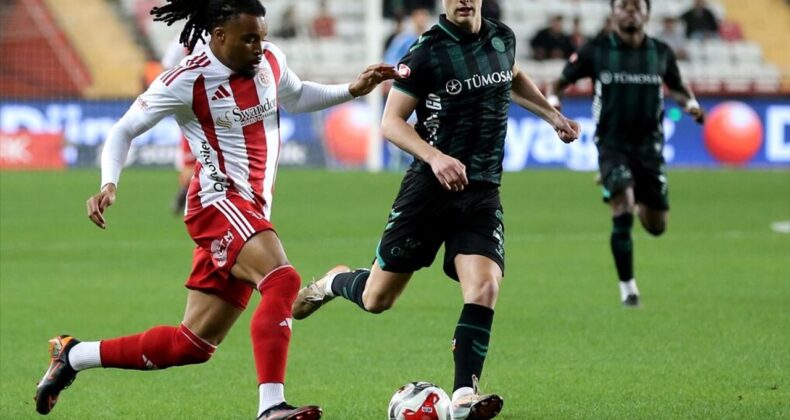 Göztepe, Hesap.com Antalyaspor’u 2-0 Mağlup Etti