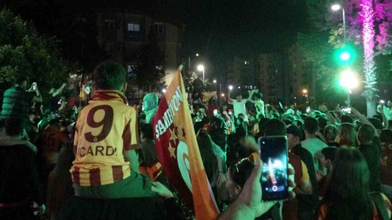 Antalya’da Derbi Galibiyetini Kutlayan Taraftar Bıçakla Yaralandı