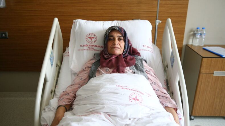 Adana’da 61 Yaşındaki Hastanın Karnından Tümör Çıkarıldı