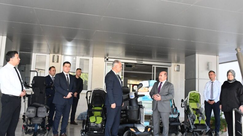 Antalya’da İhtiyaç Sahiplerine Engelli Aracı ve Bebek Arabası Bağışı Yapıldı