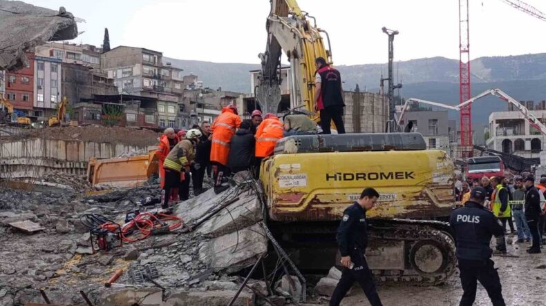Kahramanmaraş’ta Enkaz Altında Kalan Operatör Yaralandı