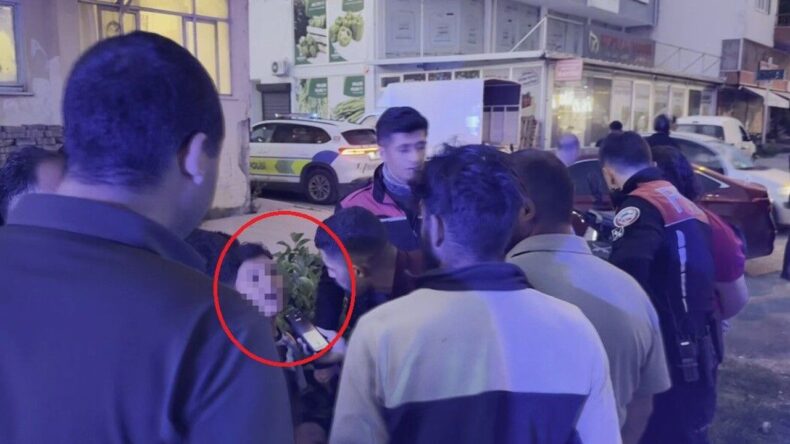 Antalya’da Trafik Kazasında Küçük Kardeşler Ambulansa Binmeyi Reddetti