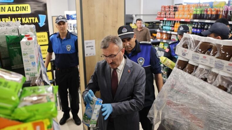 Akdeniz ilçesinde zabıta ekipleri marketleri denetledi