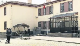 Sandık görevlısı tartıştığı adamı bıçakladı