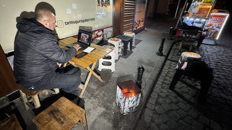 Adana’da Gece Mesaisi Yapanlar ‘Yılın Kareleri’ Oylamasına Katıldı