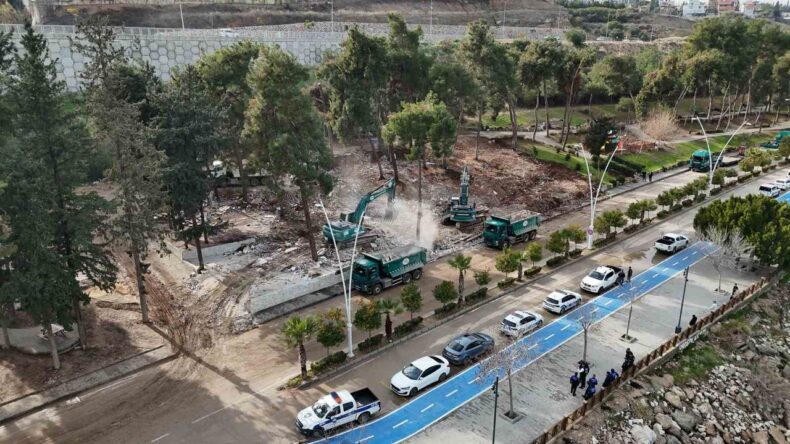 Adana’da Kaçak İşletmelere Geçit Yok: Yıkım Süreci Başladı