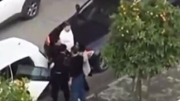Adana’da Koca Eşini Tartakladı ve Aracına Defalarca Vurdu