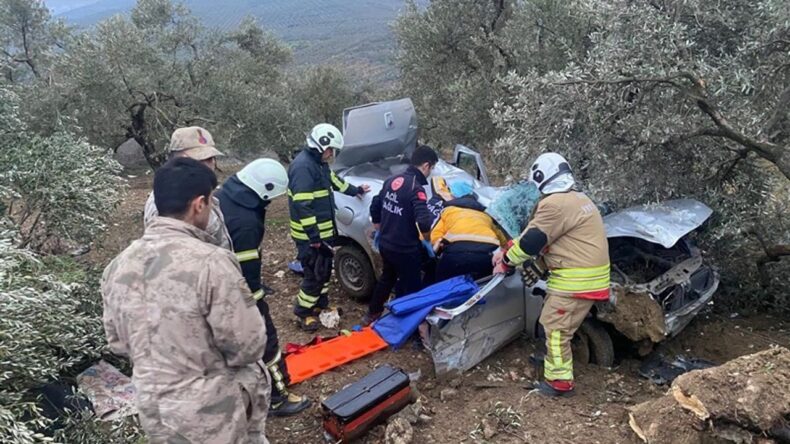 Altınözü’nde Zeytinliğe Uçan Otomobilin Sürücüsü Yaralandı