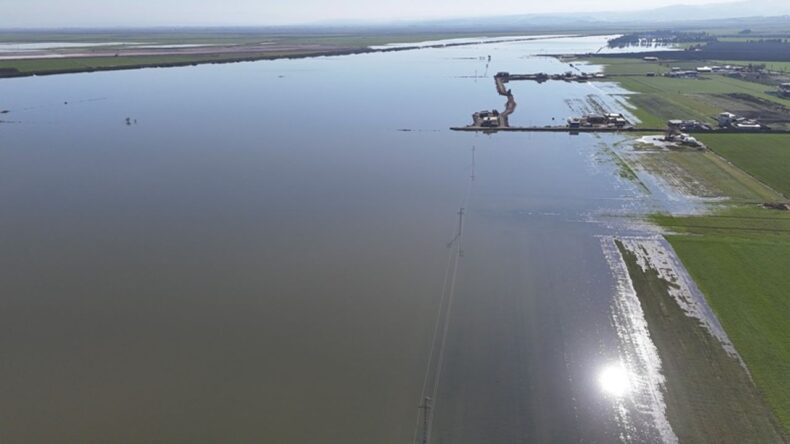 Hatay’da Kuraklığın Ardından Gelen Bereket Felakete Döndü: Amik Ovası Sular Altında