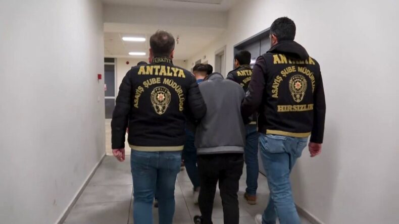 Antalya’da Klima Motoru Çalan 3 Zanlı Tutuklandı