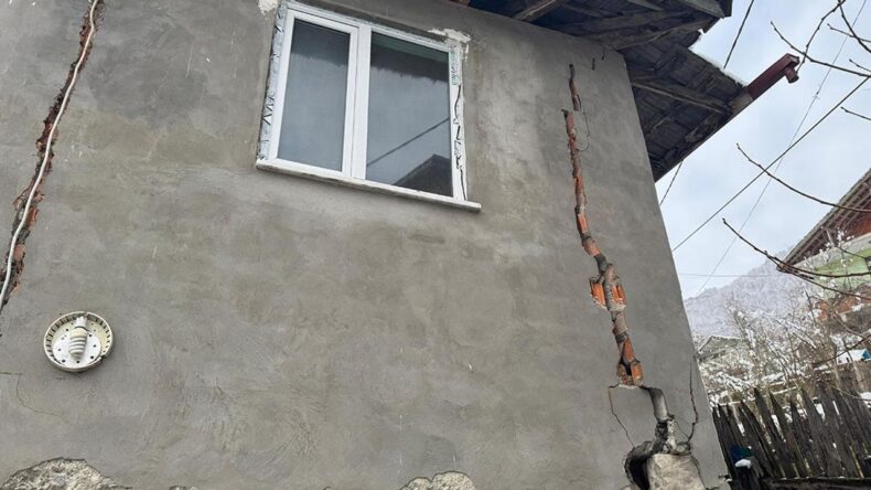 Bartın’da Heyelan Sonrası 15 Evde Çatlaklar Oluştu