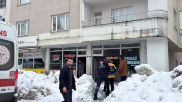 Bitlis’te Kar Kütlesinin Altında Kalan Kadın Yaralandı