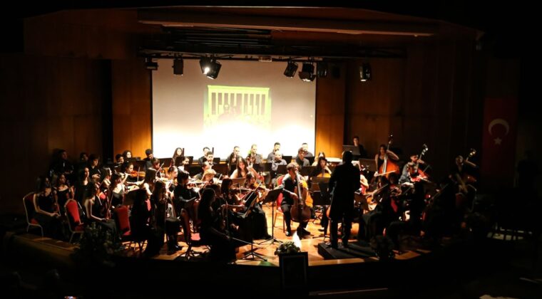 Bolu’daki Otel Yangınında Hayatını Kaybeden Aile Anısına Adana’da Konser Düzenlendi