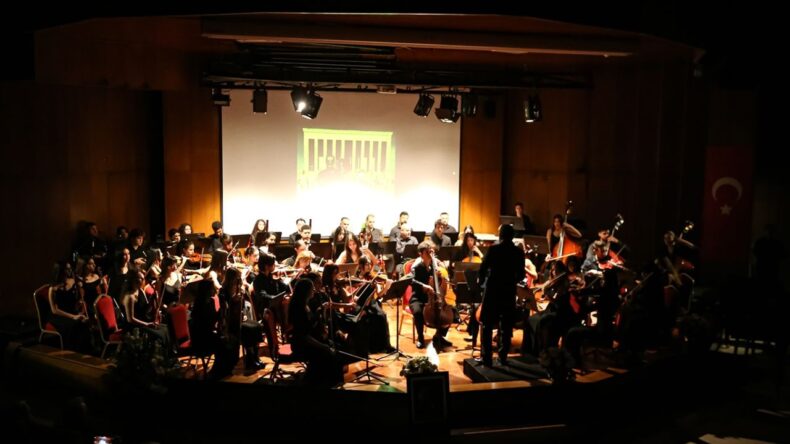 Bolu’daki Otel Yangınında Hayatını Kaybeden Aile Anısına Adana’da Konser Düzenlendi