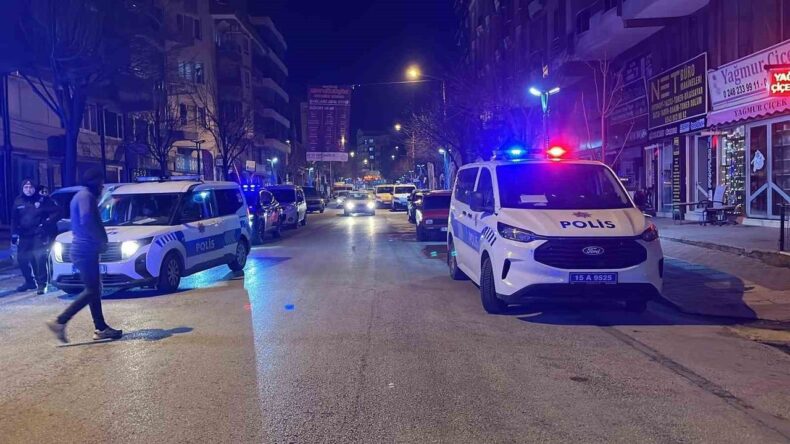 Burdur’da Eğlence Mekanında Kavga: 2 Kişi Bıçaklandı