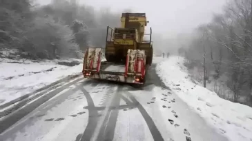 Dikkat! Hatay’da Buzlanma: Yol Trafiğe Kapatıldı