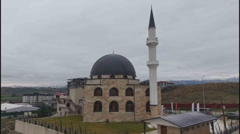 Gazze Şehitleri Camii İbadete Açıldı