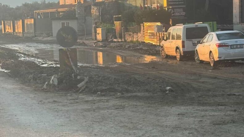 Antakya’da Ekinci Yolu Çamur Ve Çukura Teslim!