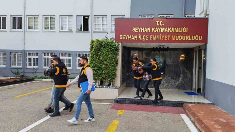 Evde AK-47 ve El Bombası Bulundu: 4 Kişi Tutuklandı