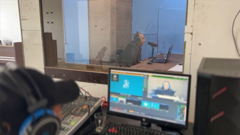 Gazze Şeridi’nde Yerel Radyolar Enkaz Altından Yeniden Yayına Başladı