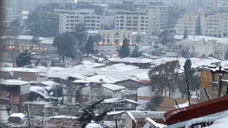 Hatay Kara Uyandı: Sabah Saatlerinde Kar Etkili Oldu!