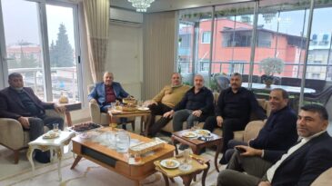 Reyhanlı’da Dost Meclisi: Mehmet Sasunlu’ya Umre Sonrası “Hayırlı Olsun” Ziyareti