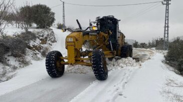 Hatay’da Karla Mücadele Aralıksız Sürüyor