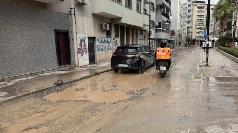 İzmir Alsancak Esnafı Altyapı Çalışmalarına Tepkili