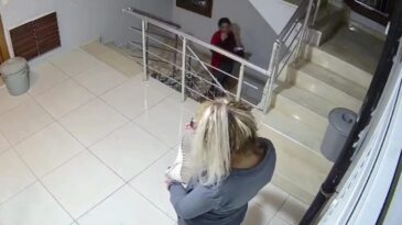 Kadın Hırsızlar Beğendikleri Ayakkabıları Böyle Çaldı