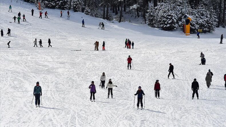 Sarıkamış Kayak Merkezi’nde Kar Kalınlığı 1,5 Metreyi Aştı
