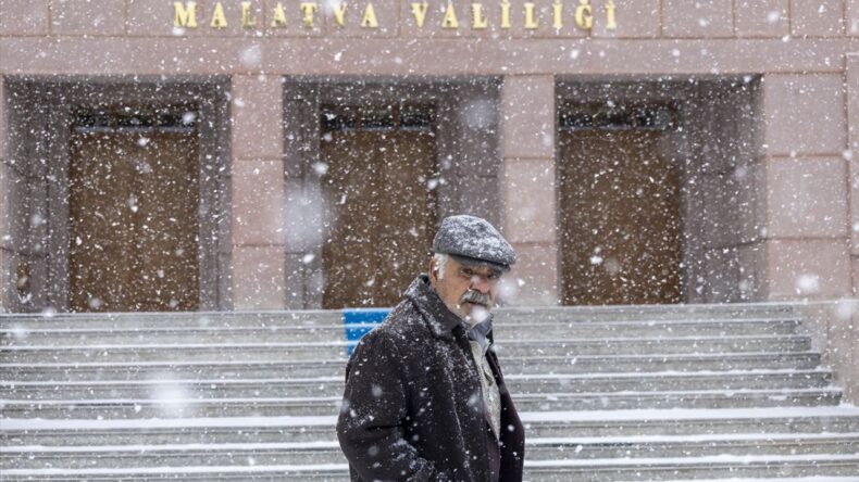 Malatya’da Kar Yağışı Nedeniyle Motosiklet Trafiği Yasaklandı