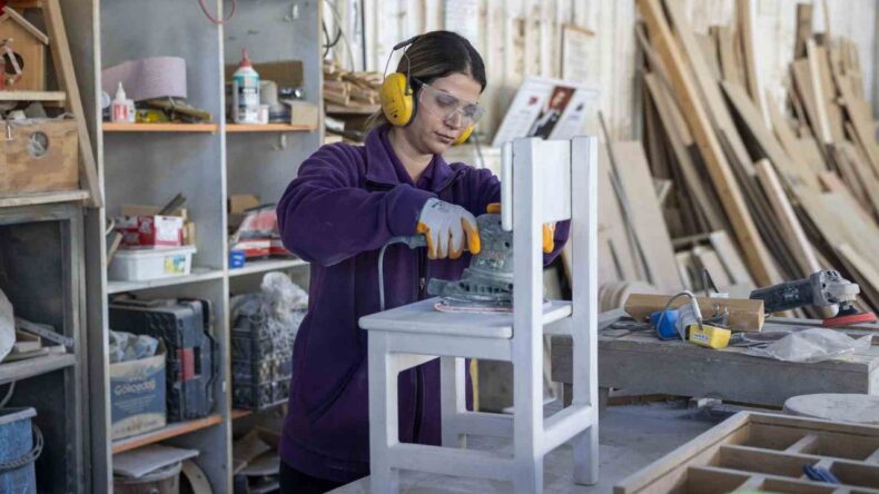 Mersin’de Geri Dönüşüm Atölyesi: Atıklar Yeniden Üretime Kazandırılıyor