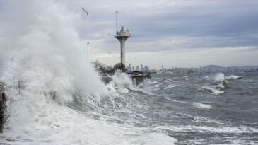 Meteorolojiden Denizlerde Fırtına Uyarısı