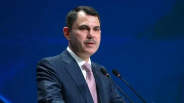 455 Bin Konut Tartışması Büyüyor: Kurum’dan Özel’e Ağır Sözler!