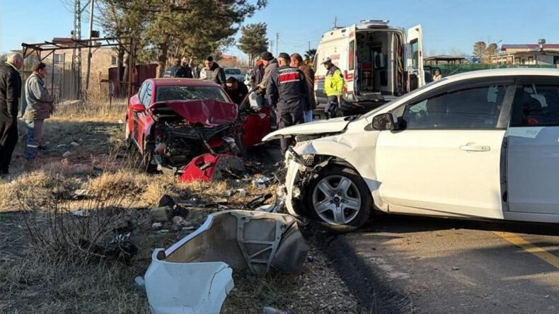 Osmaniye’de Buzlanma Nedeniyle Trafik Kazası: 2 Yaralı