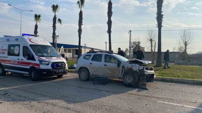 Otomobil ile Üç Tekerlekli Motosiklet Çarpıştı: 1 Ölü