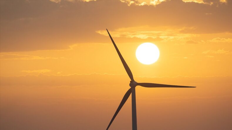 Rüzgar ve Güneş Enerjisi 2025’te AB’de Fosil Yakıtları Geride Bıraktı